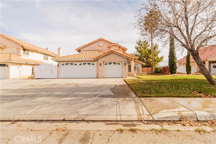 4 Bed Home for Sale in Palmdale, California