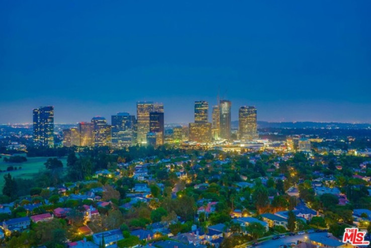 3 Bed Home for Sale in Los Angeles, California