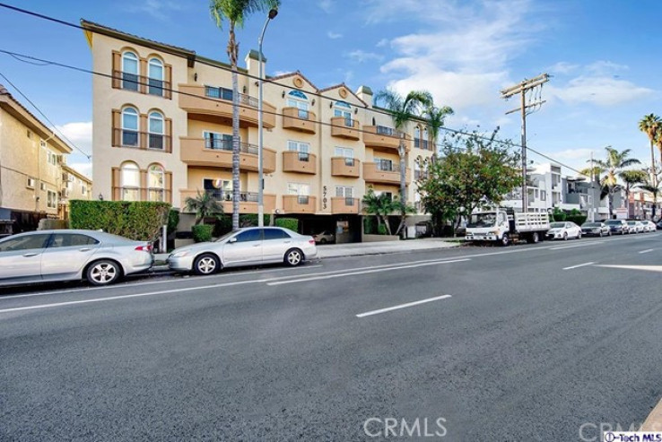 2 Bed Home for Sale in Valley Village, California