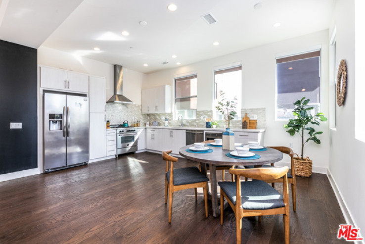 Residential Home in Silver Lake