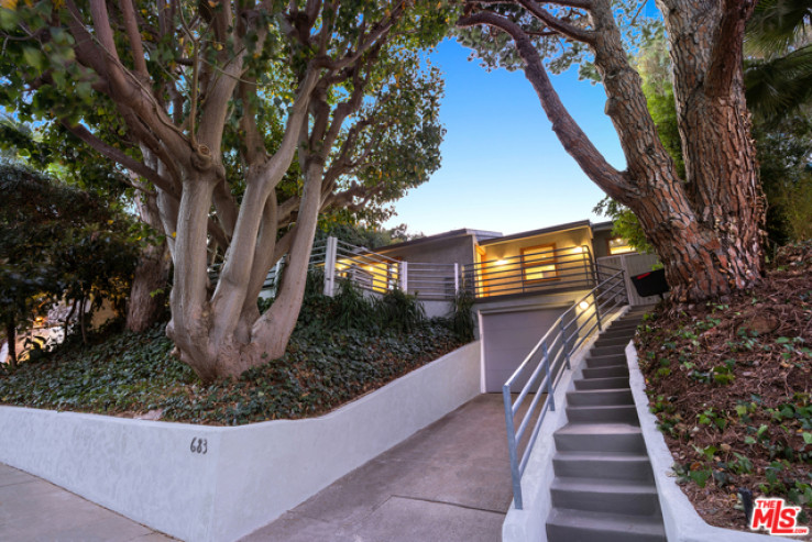 2 Bed Home for Sale in Pacific Palisades, California