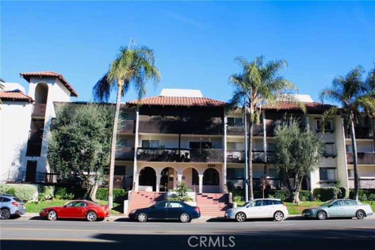 1 Bed Home for Sale in Encino, California