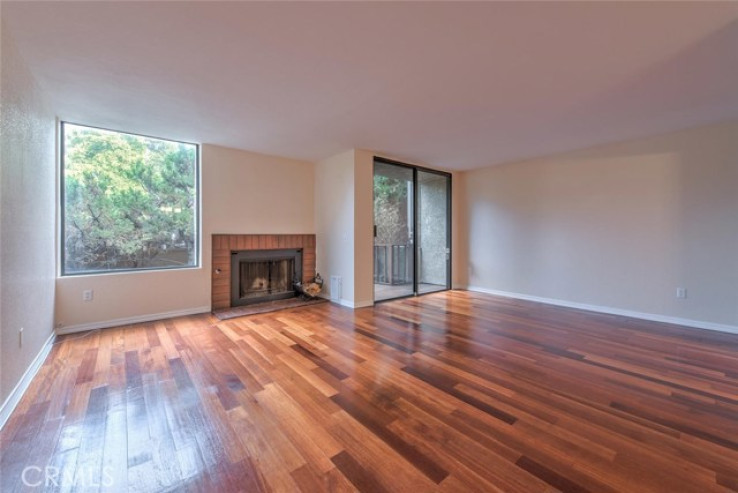 Residential Home in Lake Hollywood