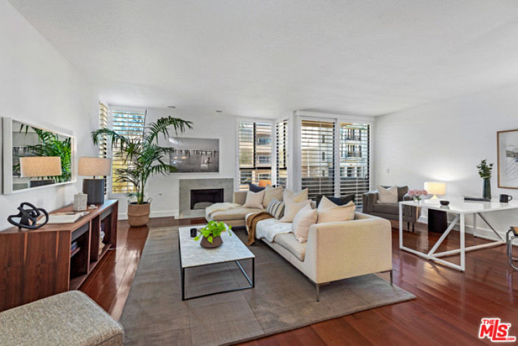 2 Bed Home for Sale in Los Angeles, California