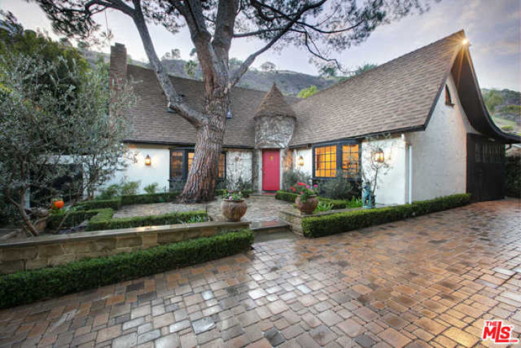 4 Bed Home for Sale in Beverly Hills, California
