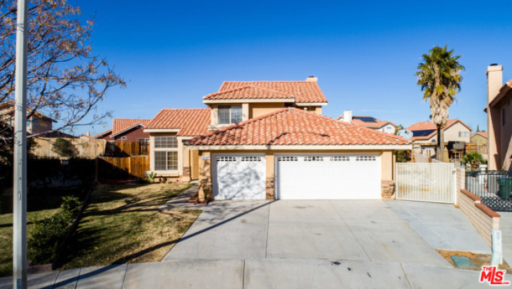 Residential Home in Victorville