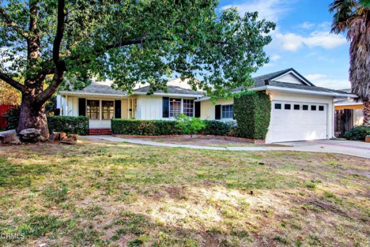 Residential Home in Granada Hills