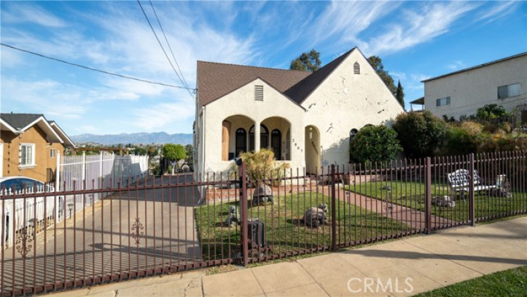 4 Bed Home for Sale in Los Angeles, California
