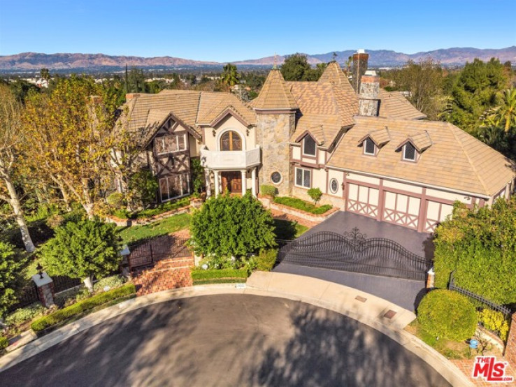 5 Bed Home for Sale in Encino, California
