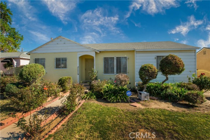 Residential Home in Granada Hills