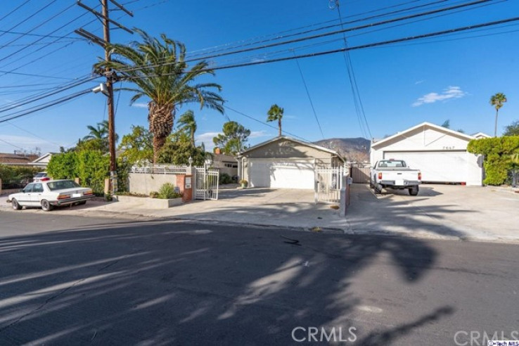 Residential Home in Sunland/Tujunga