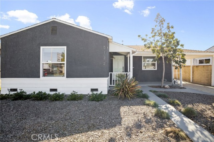 Residential Home in Holly Glen/Del Aire