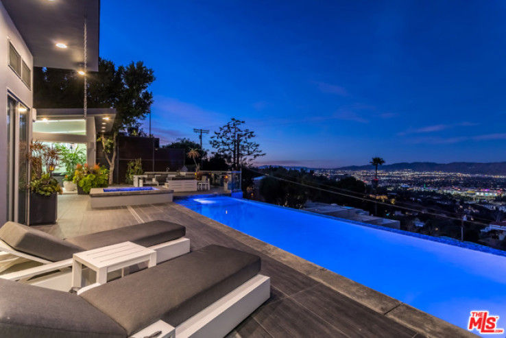 2 Bed Home for Sale in Los Angeles, California