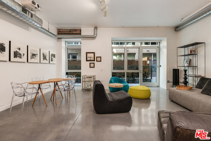 1 Bed Home for Sale in Los Angeles, California
