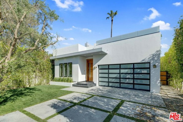 Residential Home in Sherman Oaks