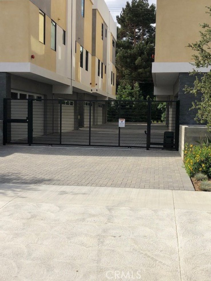 3 Bed Home for Sale in Studio City, California