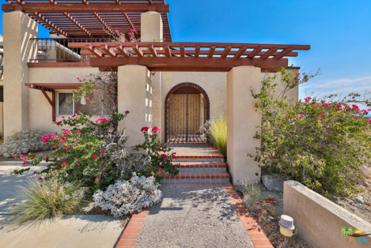 Residential Home in South Palm Desert