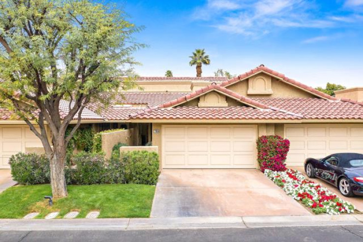 Residential Home in East Palm Desert