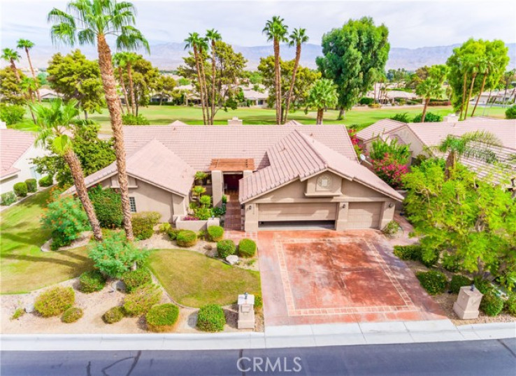 Residential Home in East Palm Desert