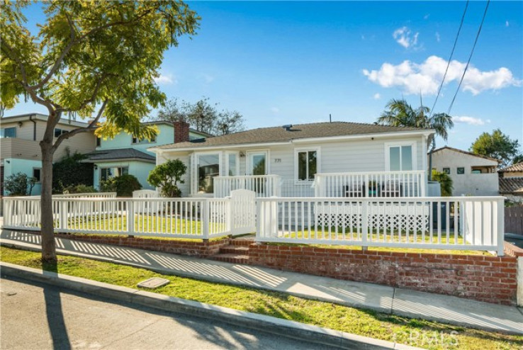 3 Bed Home for Sale in El Segundo, California