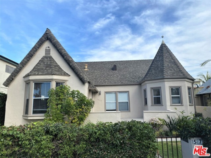 Residential Income in Santa Monica