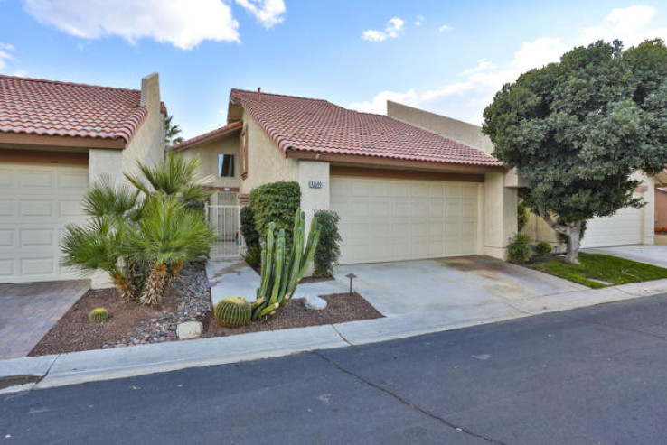 Residential Home in East Palm Desert