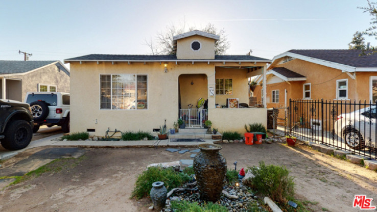 2 Bed Home for Sale in San Fernando, California