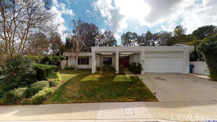 Residential Home in Granada Hills