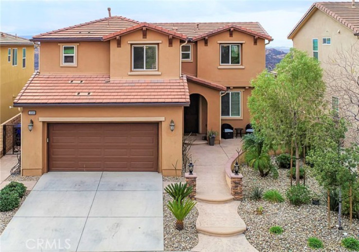 4 Bed Home for Sale in Saugus, California