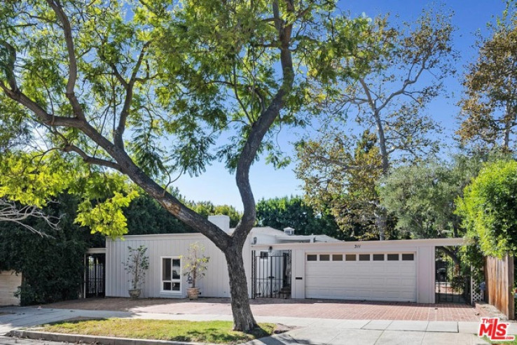 3 Bed Home for Sale in Los Angeles, California
