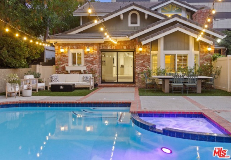 4 Bed Home for Sale in Encino, California