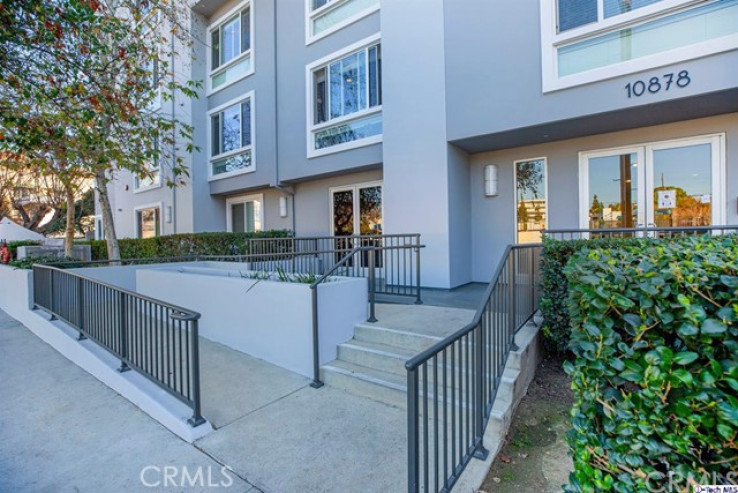 Residential Home in Toluca Lake
