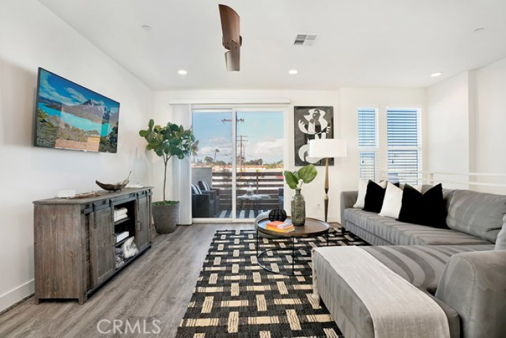 2 Bed Home for Sale in Costa Mesa, California