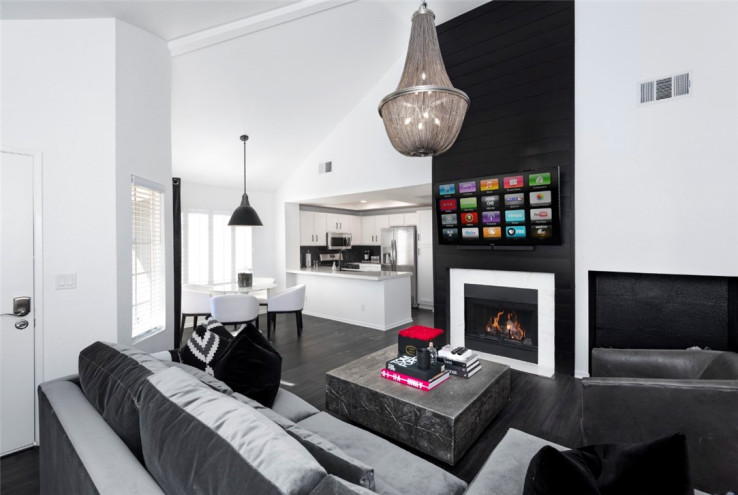 1 Bed Home for Sale in Calabasas, California