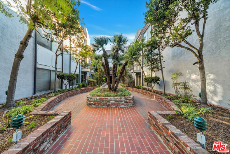 2 Bed Home for Sale in Culver City, California