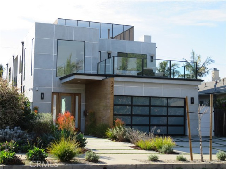 4 Bed Home for Sale in Santa Monica, California