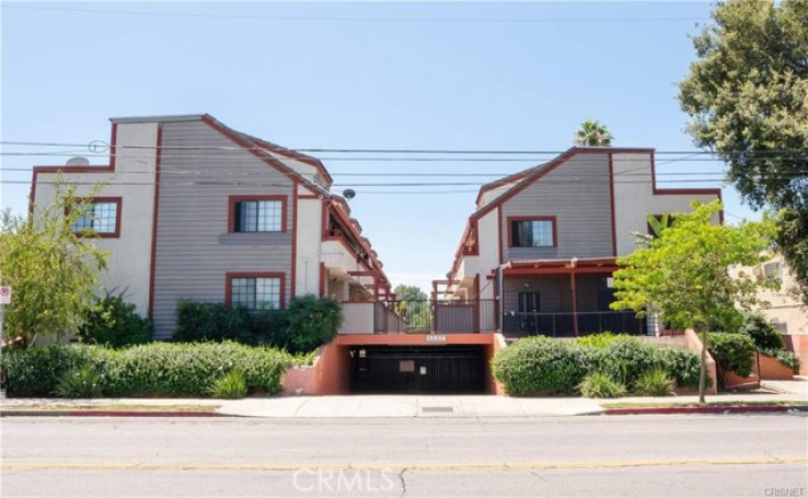 2 Bed Home for Sale in Lake Balboa, California