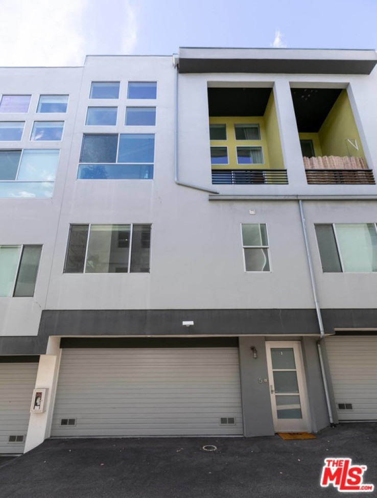 2 Bed Home for Sale in Los Angeles, California