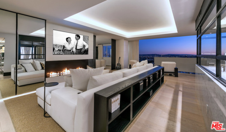 Residential Home in West Hollywood Vicinity
