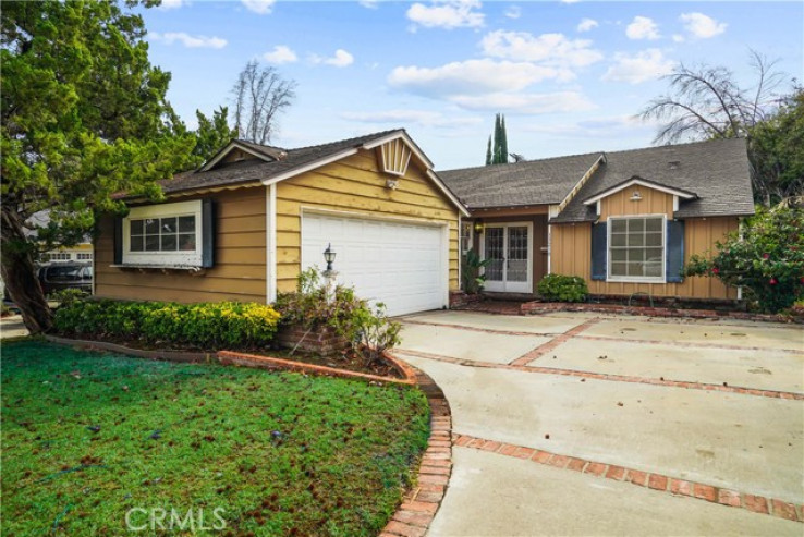 Residential Home in Valley Glen