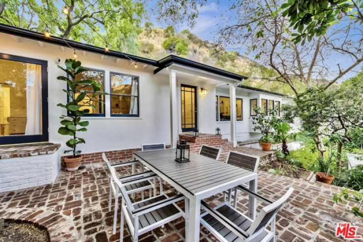 Residential Home in Sunset Strip - Hollywood Hills West