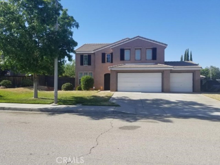 4 Bed Home for Sale in Palmdale, California