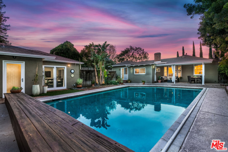 Residential Home in Toluca Lake