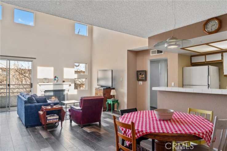2 Bed Home for Sale in North Hollywood, California
