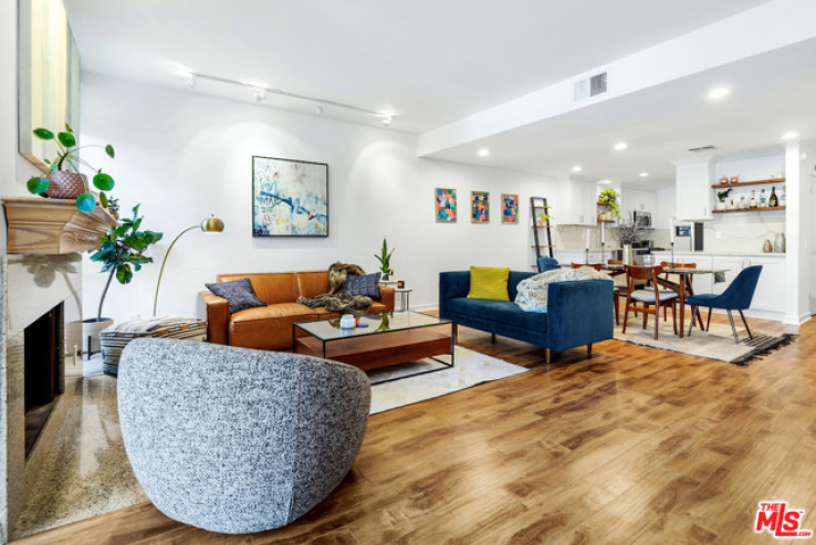 Residential Home in Sunset Strip - Hollywood Hills West