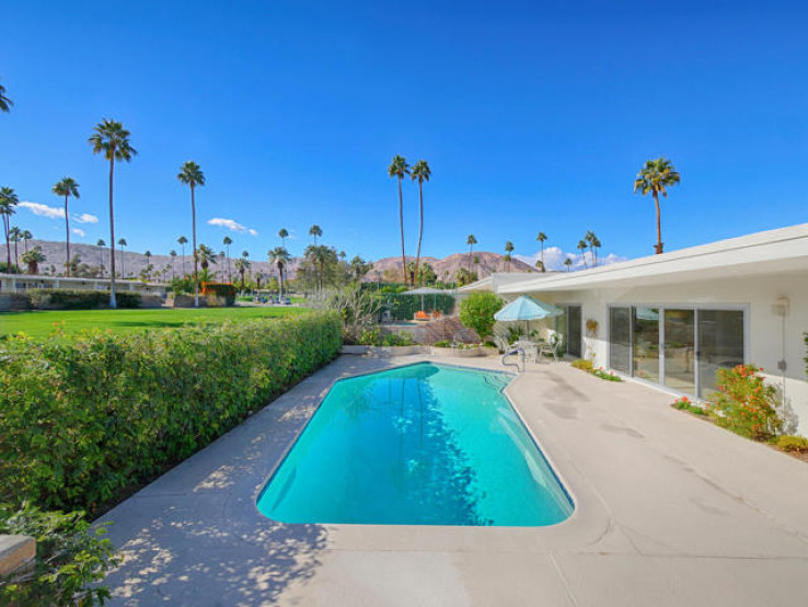 Residential Home in South Palm Desert