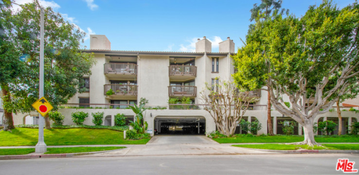 Residential Home in Playa Del Rey