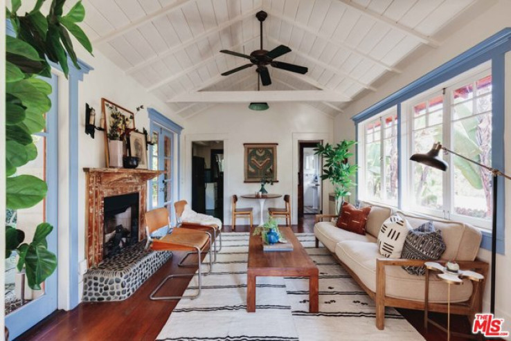 1 Bed Home for Sale in Los Angeles, California