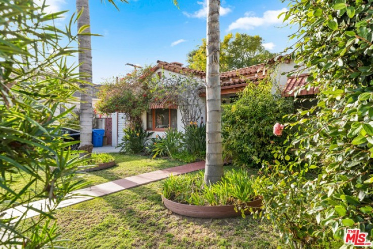 2 Bed Home for Sale in Culver City, California