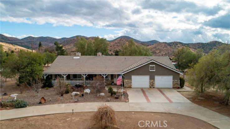 4 Bed Home for Sale in Agua Dulce, California